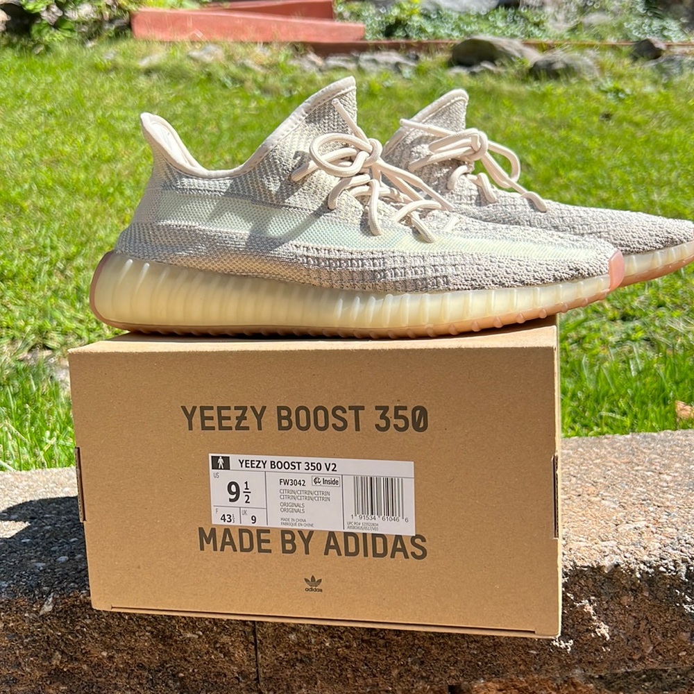 Yeezy Boost 350 V2